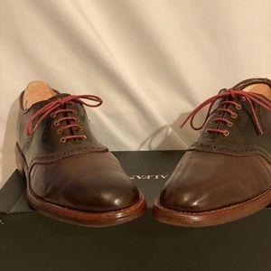 Johnston Murphy Oxford Plain Toe Dress Shoes.